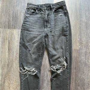 grey ripped american eagle mom jeans